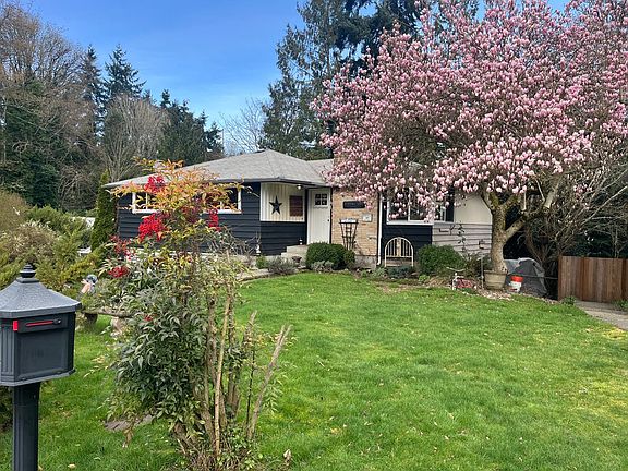 5th image of 1604 N 203rd Pl