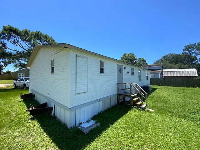 2221 Nina St — Photo 16