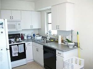 3rd image of 2251 Hickory Ave