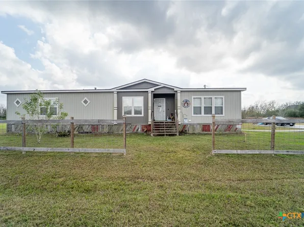 205 Berkshire Dr, Victoria, TX 77905