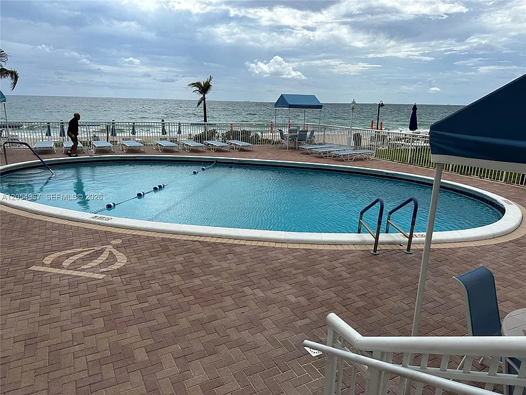 3850 Galt Ocean Dr #111 — Photo 31