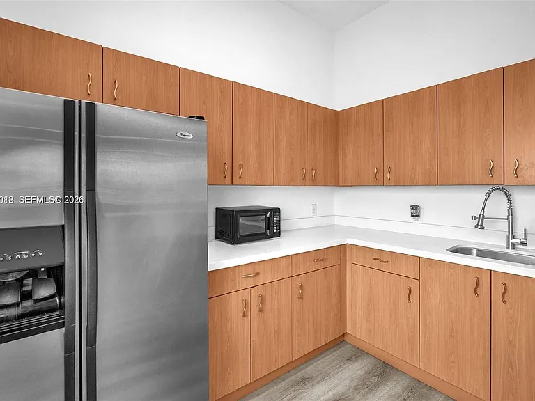 816 NW 11th St #801 — Photo 37