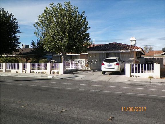 1812 W. Mesquite Ave. Large lot