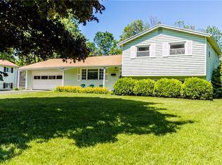 120 Wildbriar Rd, Henrietta, NY 14467