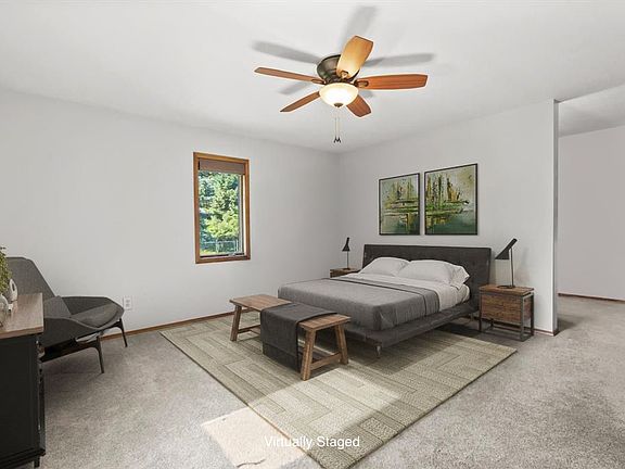 5th image of 636 Country Way N