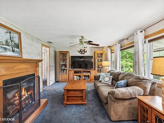 4th image of 4730 181st St