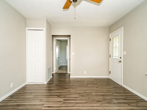 4th image of 134 Morgan Ave W