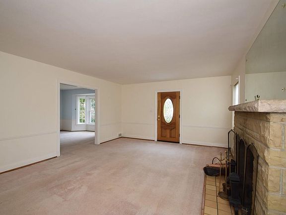 005_Formal Living Room