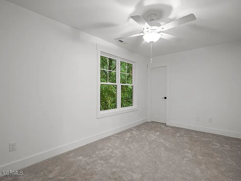 3206 Belmont Cir — Photo 12