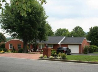 504 E 10th Ave, Johnson City, TN 37601