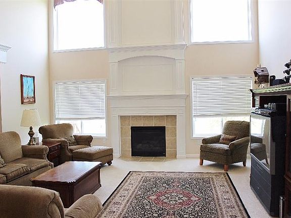 4th image of 804 Ascot Dr