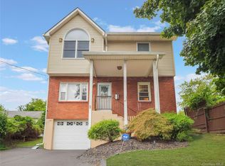 5 Caroline St, Garnerville, NY 10923