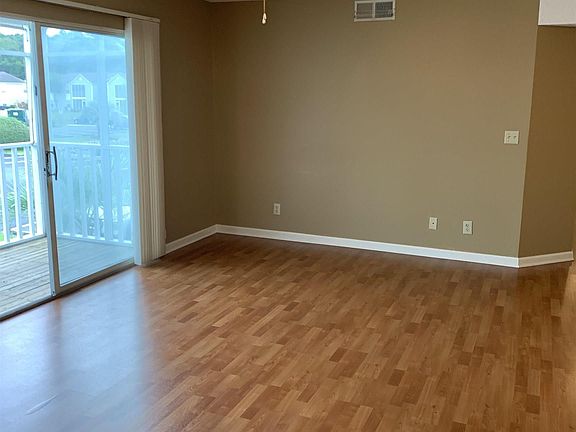 4th image of 2226 Clearwater Dr APT E