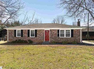 15 Clearview Cir, Travelers Rest, SC 29690