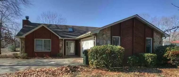 1st image of 311 Glenwood Dr