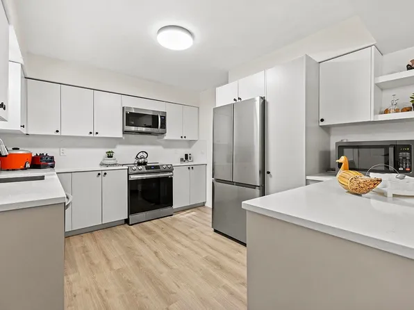 2580 Patricia Ave, Pt Coquitlam, BC V3B 2H4