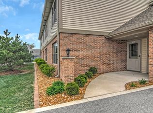 11033 Beacon Ct, Saint John, IN 46373