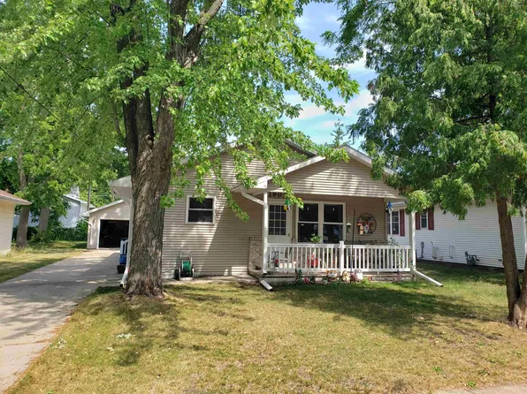 1906 Mitchell St, Oshkosh, WI 54901