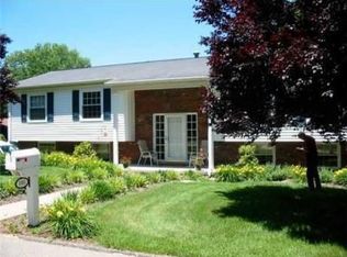 105 Hacker Ln, South charleston, WV 25309