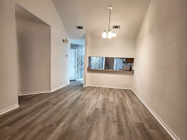 8 Viking Dr NW #C — Photo 11