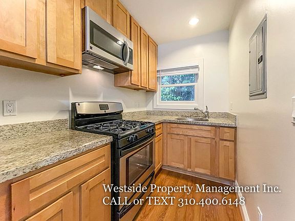 3rd image of 731 Raymond Ave APT D