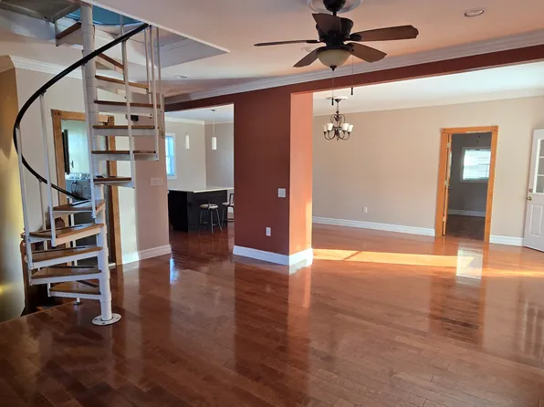 8522 115th St, Richmond Hill, NY 11418