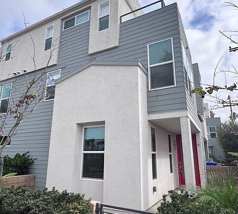 4th image of 301 Cassidy St