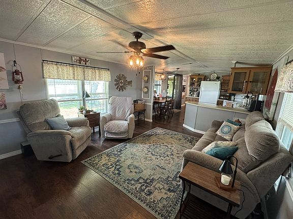 2nd image of 180 Lakeview Dr #180