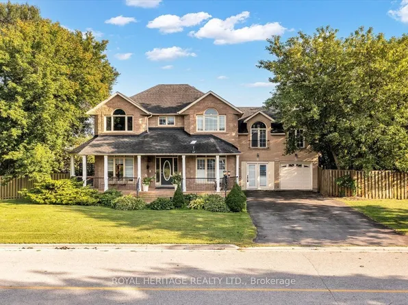 828 Wildflower Ct, Oshawa, ON L1G 7Z4