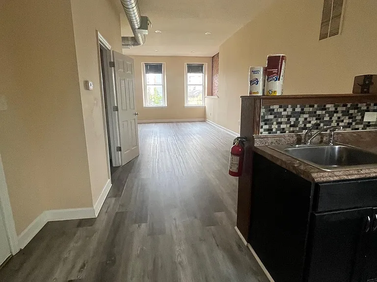 334 S Broad St #3 — Photo 2