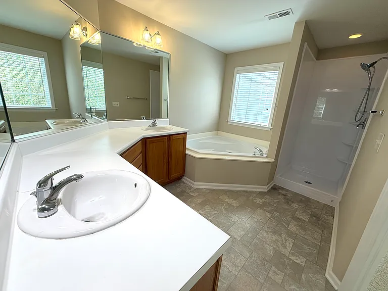 2509 Kentford Ct — Photo 19