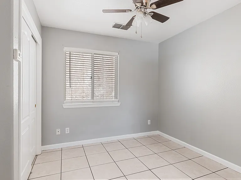 125 S 6th St #11 — Photo 4
