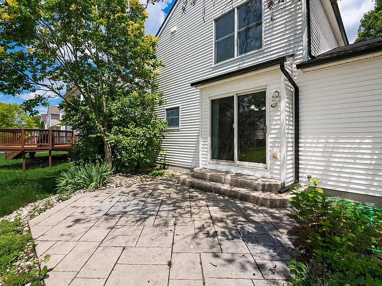8607 Clover Glade Dr — Photo 37