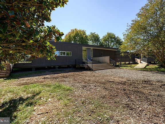 3rd image of 24084 Deep Neck Rd