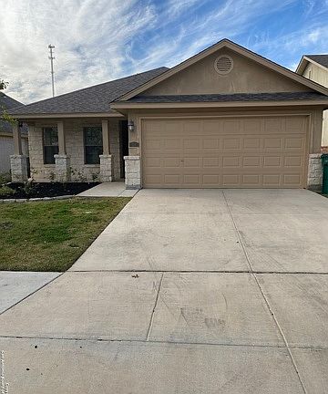 2nd image of 106 Retama Rd