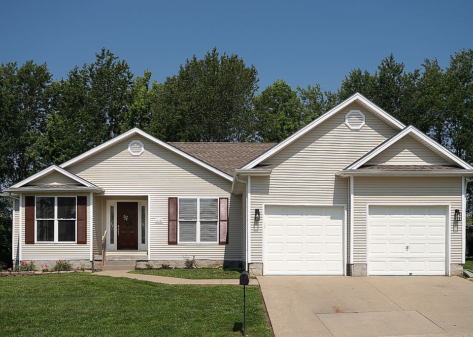 1st image of 124 Donerail Dr