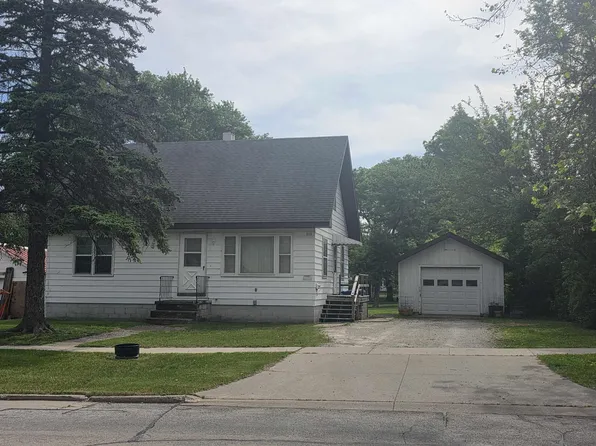 712 3rd Ave NE, Independence, IA 50644