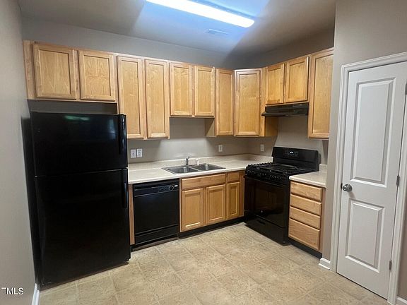 5th image of 2221 Valley Edge Dr Unit 103