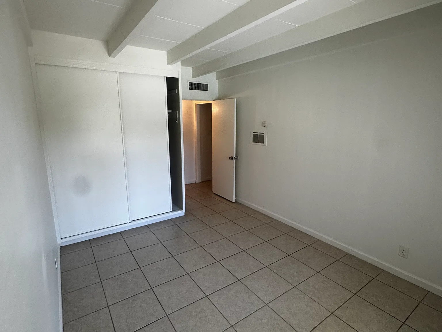 546 S Camino Real — Photo 4