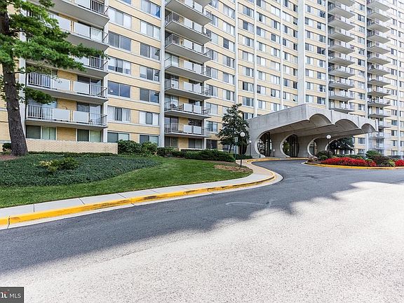 2nd image of 301 N Beauregard St APT 515