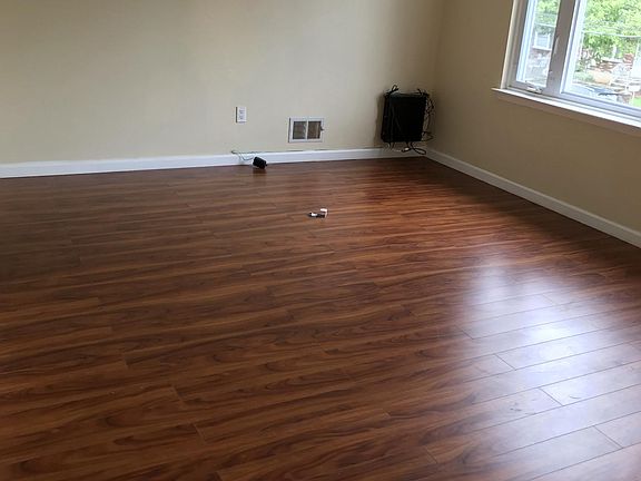 2nd image of 240 Finley Ave Fl 2nd