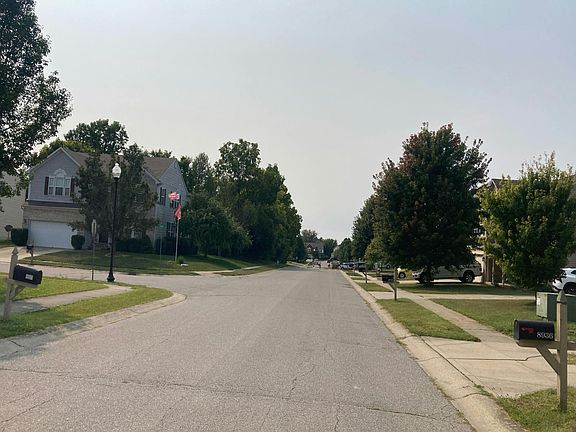 5th image of 8936 Hosta Way