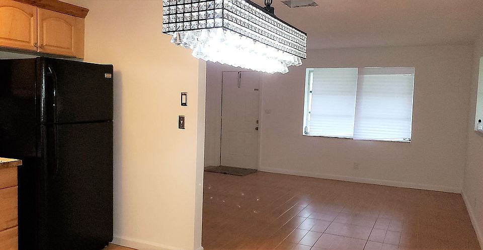 2nd image of 5007 NW 50th St