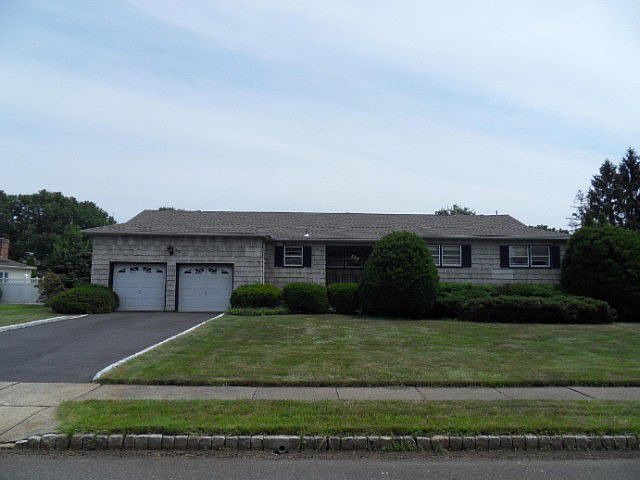 1st image of 11 Cheri Ln