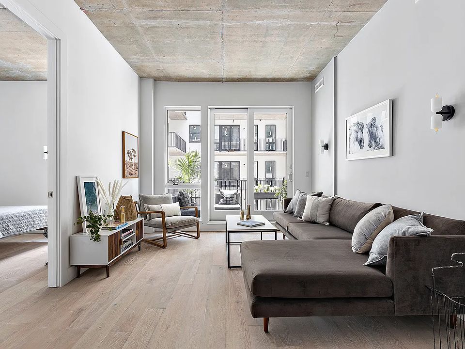 1st image of 323 Lenox Rd APT 3C
