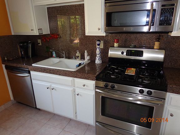5th image of 28944 Marilyn Dr