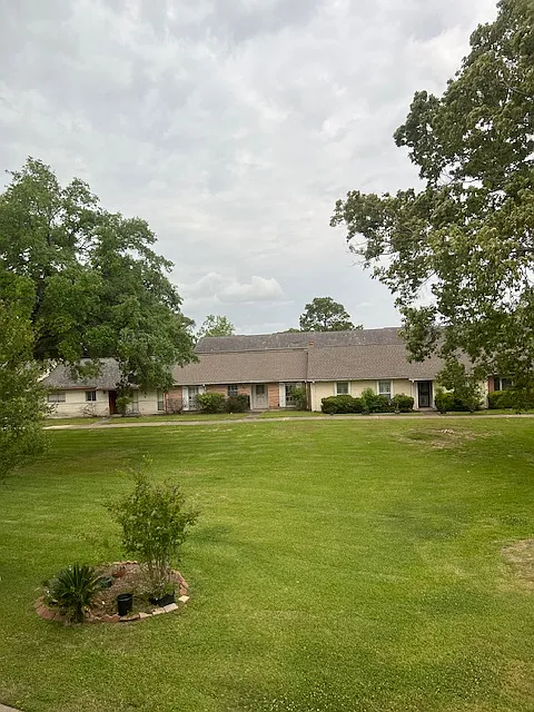2 bed, 1200 sqft, $1,300 — Photo 2