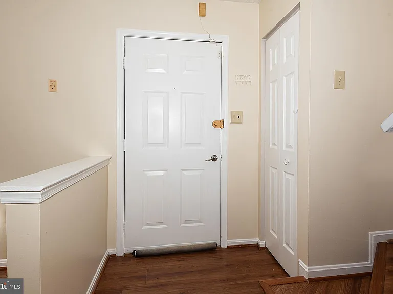 2406 Rosecroft Ct — Photo 3