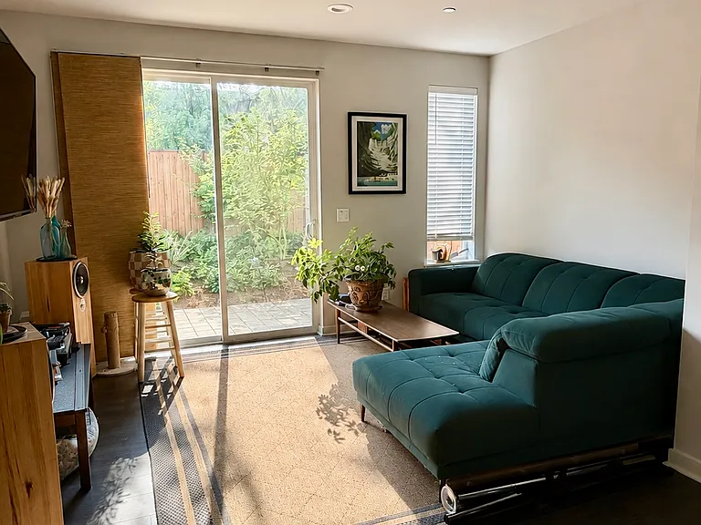 18016 12th Ave NE #E — Photo 2