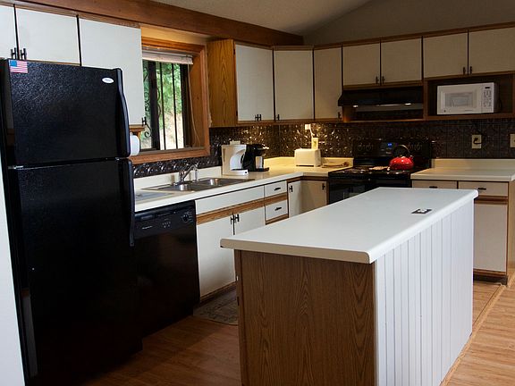 4th image of 105 Mountain Breeze Dr